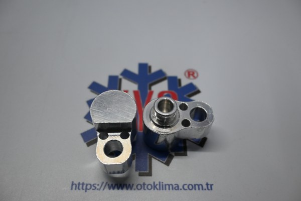 KYO7953  HYUNDAI-KIA KOMPRESÖR ÇIKIŞI 