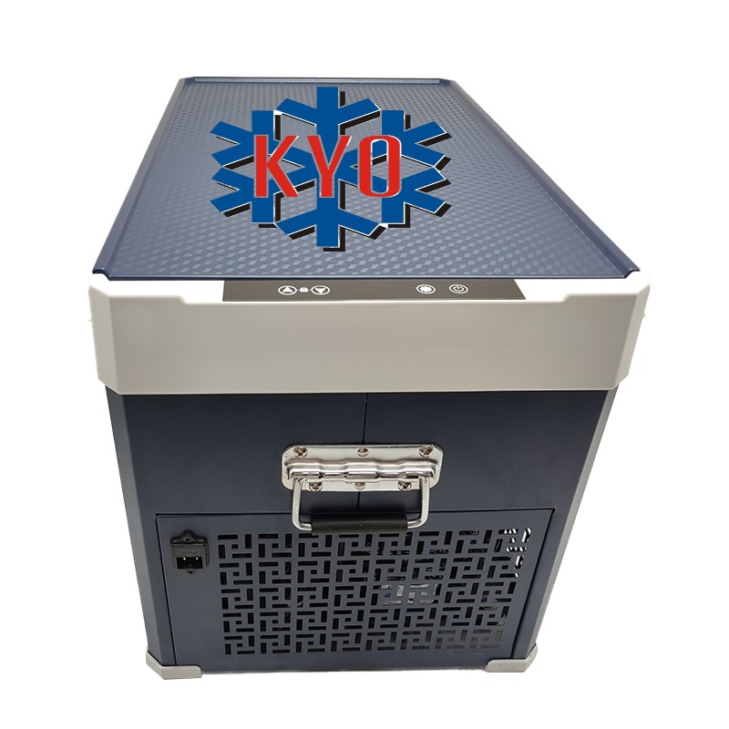 KYOBZ02 ARAÇ BUZDOLABİ 40L