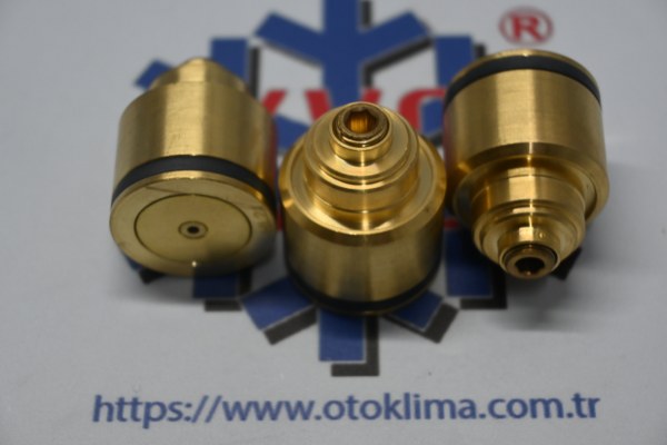 KYOCV7723  FORD - MAZDA -HONDA -  SANDEN 