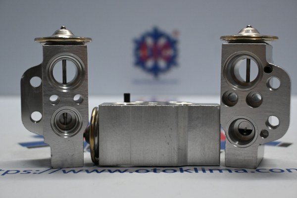 KYOEX9924 VOLKSWAGEN GOLF V AUDI A3 JETTA OEM:1K0820679