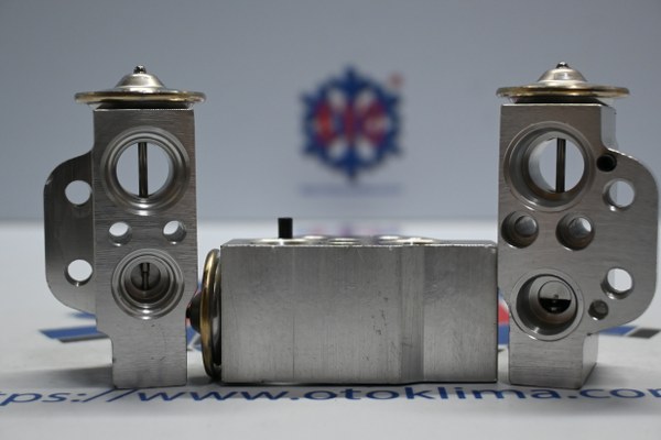 KYOEX9924 VOLKSWAGEN GOLF V AUDI A3 JETTA OEM:1K0820679