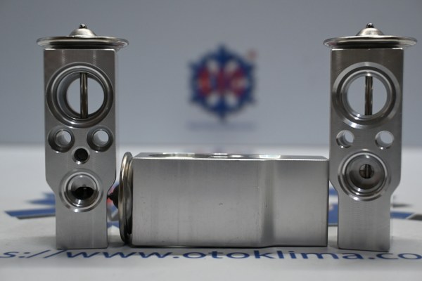 KYOEX9926 MERCEDES BENZ-RENAULT-PORSCHE OEM:7701206357 