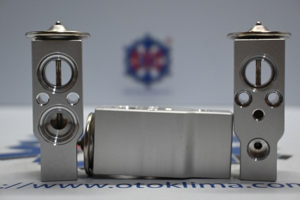 KYOEX9927  MITSUBİSHİ - İŞ MAKİNESİ NEW HOLLAND 