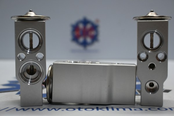 KYOEX9927  MITSUBİSHİ - İŞ MAKİNESİ NEW HOLLAND 