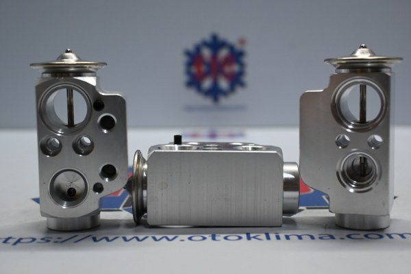 KYOEX9931 VOLKSWAGEN T5 OEM: 7H0820712