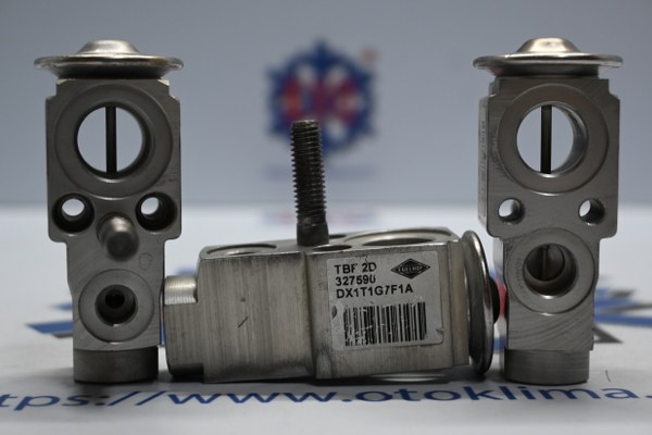 KYOEX9932 BMW G30 G11 ORJİNAL OEM :  -HE150G7FAA - A10136977  - 64119361710