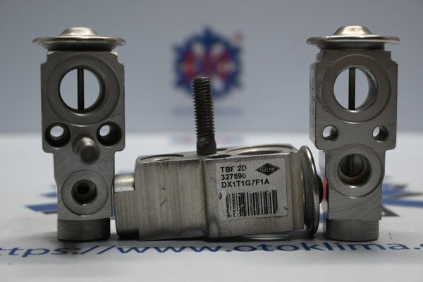 KYOEX9932 BMW G30 G11 ORJİNAL OEM :  -HE150G7FAA - A10136977  - 64119361710