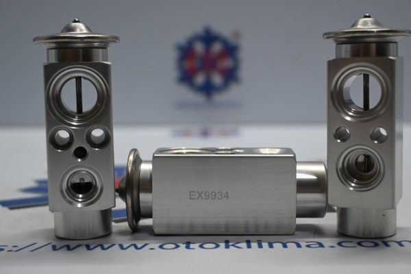 KYOEX9934 MERCEDES BENZ  W124 W140 OEM:1408300484 - 0038307384