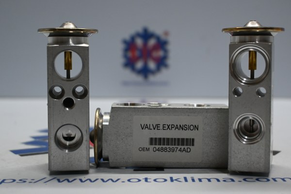 KYOEX9941 GRAND CHEROKEE OEM:04885974AD-04885974AC 