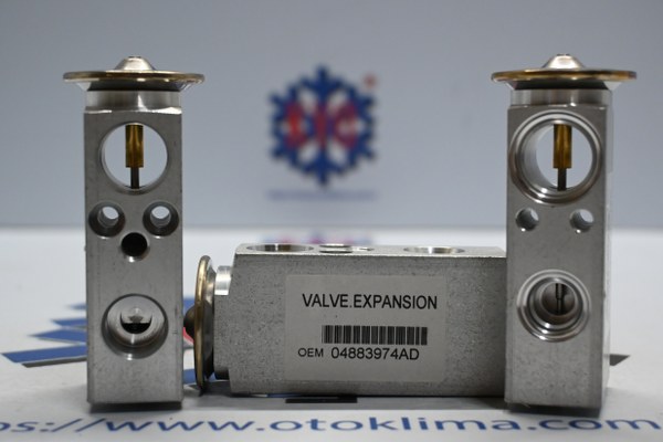 KYOEX9941 GRAND CHEROKEE OEM:04885974AD-04885974AC 