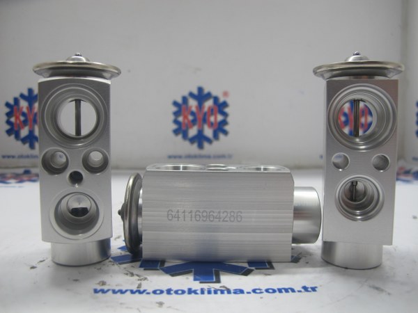 KYOEX9943 BMW E60-E61-E63-E64 OEM : 64116964286