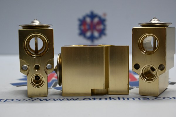 KYOEX9949 VW POLO , GOLF IV AUDİ A3  OEM : 1J1820103B 