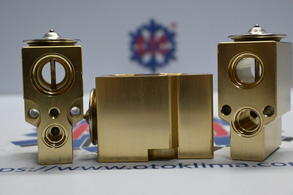 KYOEX9949 VW POLO , GOLF IV AUDİ A3  OEM : 1J1820103B 