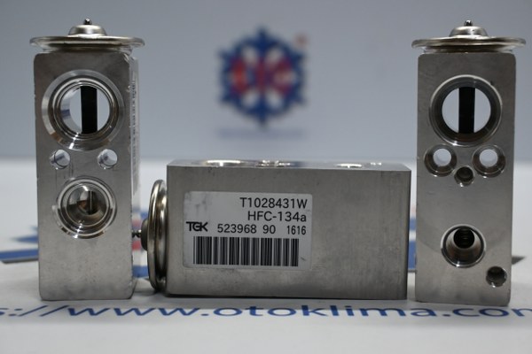 KYOEX9964 RENAULT CLİO IV ORJİNAL  OEM : T1028431W - 922708208R