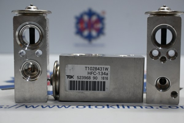 KYOEX9964 RENAULT CLİO IV ORJİNAL  OEM : T1028431W - 922708208R