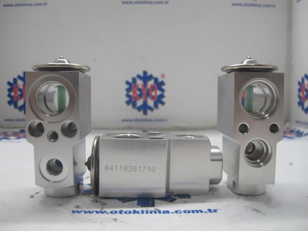 KYOEX9995 BMW 740İ 750İ G30 G38 OEM : 64119361710