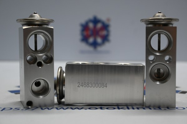 KYOEX9996 MERCEDES BENZ CLA OEM : 2468300084