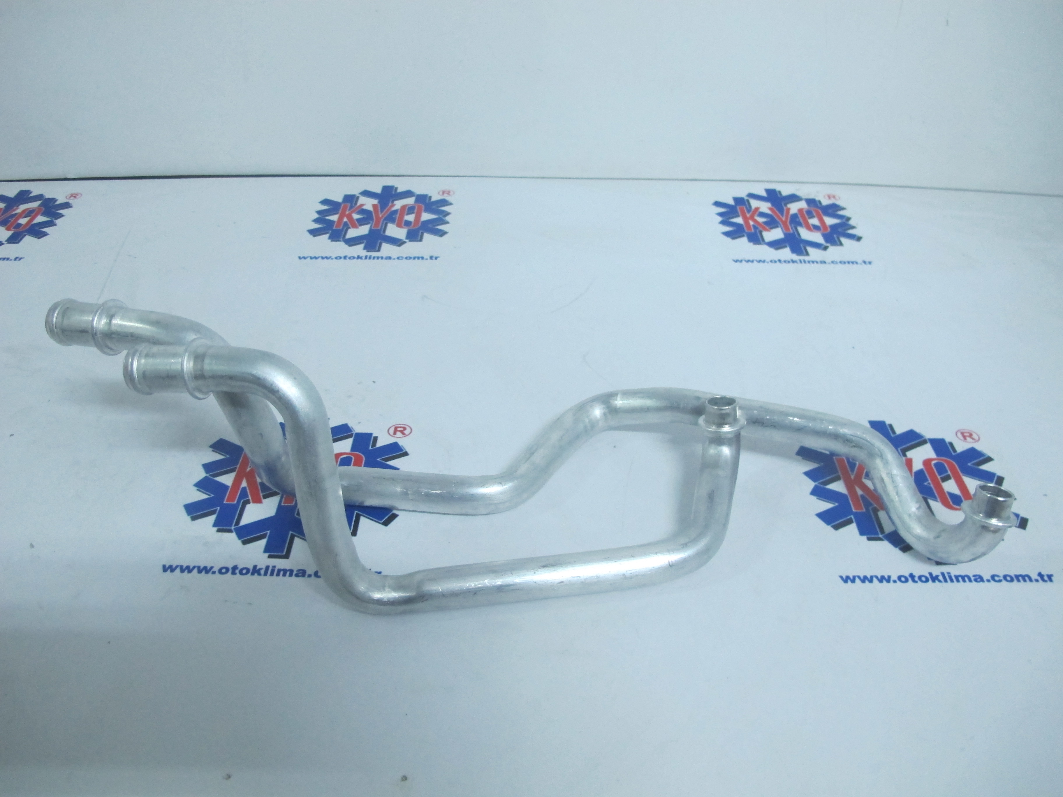 KYOH00071 RENAULT MEGANE III - TRAFİC III - SCENİC III KALORİFER BORUSU OEM : 924147731R 