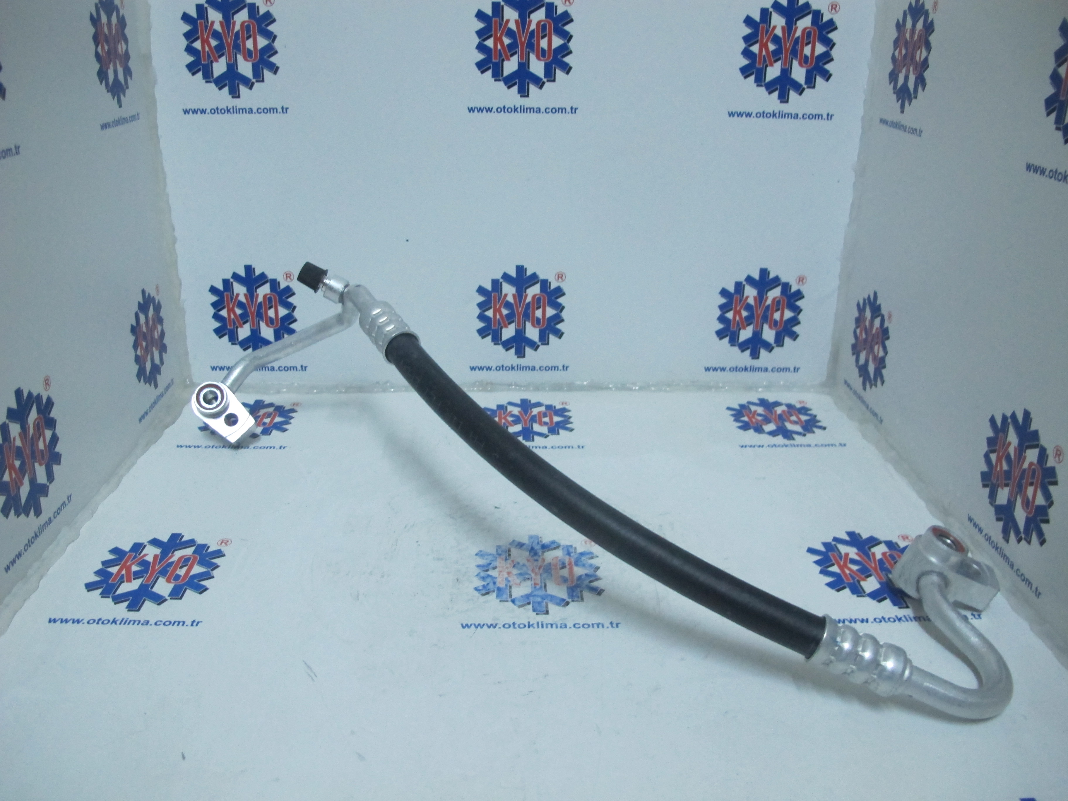 KYOH01730 FORD FOCUS Y.M 