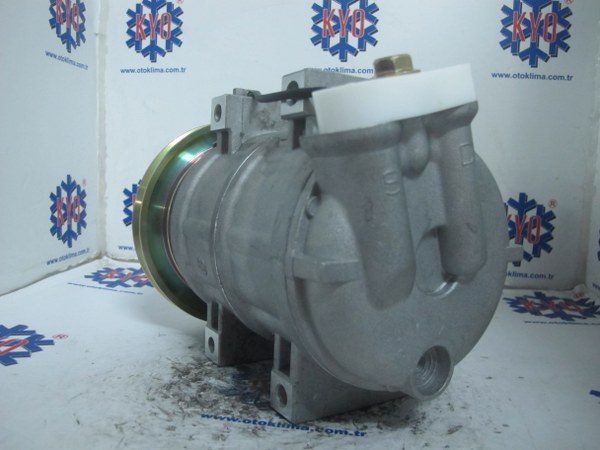 KYOK06011 İŞ MAKİNASI HİTACHİ 24V V KAYİŞ OEM : 506011-8620