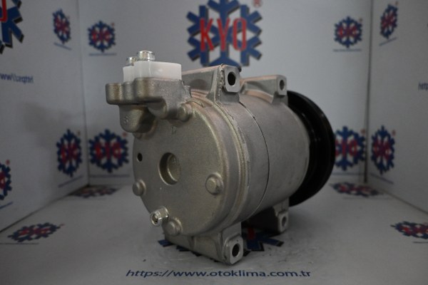 KYOK06013 HİTACHİ İŞ MAKİNASI V KAYIŞ 24V OEM : 815034 - Z0016466a
