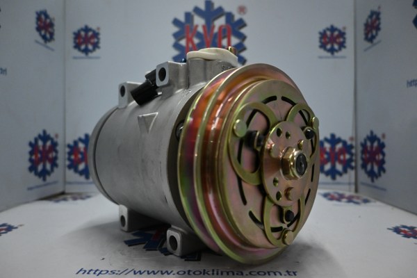 KYOK06019 HYUNDAİ  İŞ MAKİNASI V KASNAK 24V OEM : A5000674001 