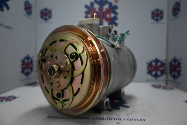 KYOK06019 HYUNDAİ  İŞ MAKİNASI V KASNAK 24V OEM : A5000674001 