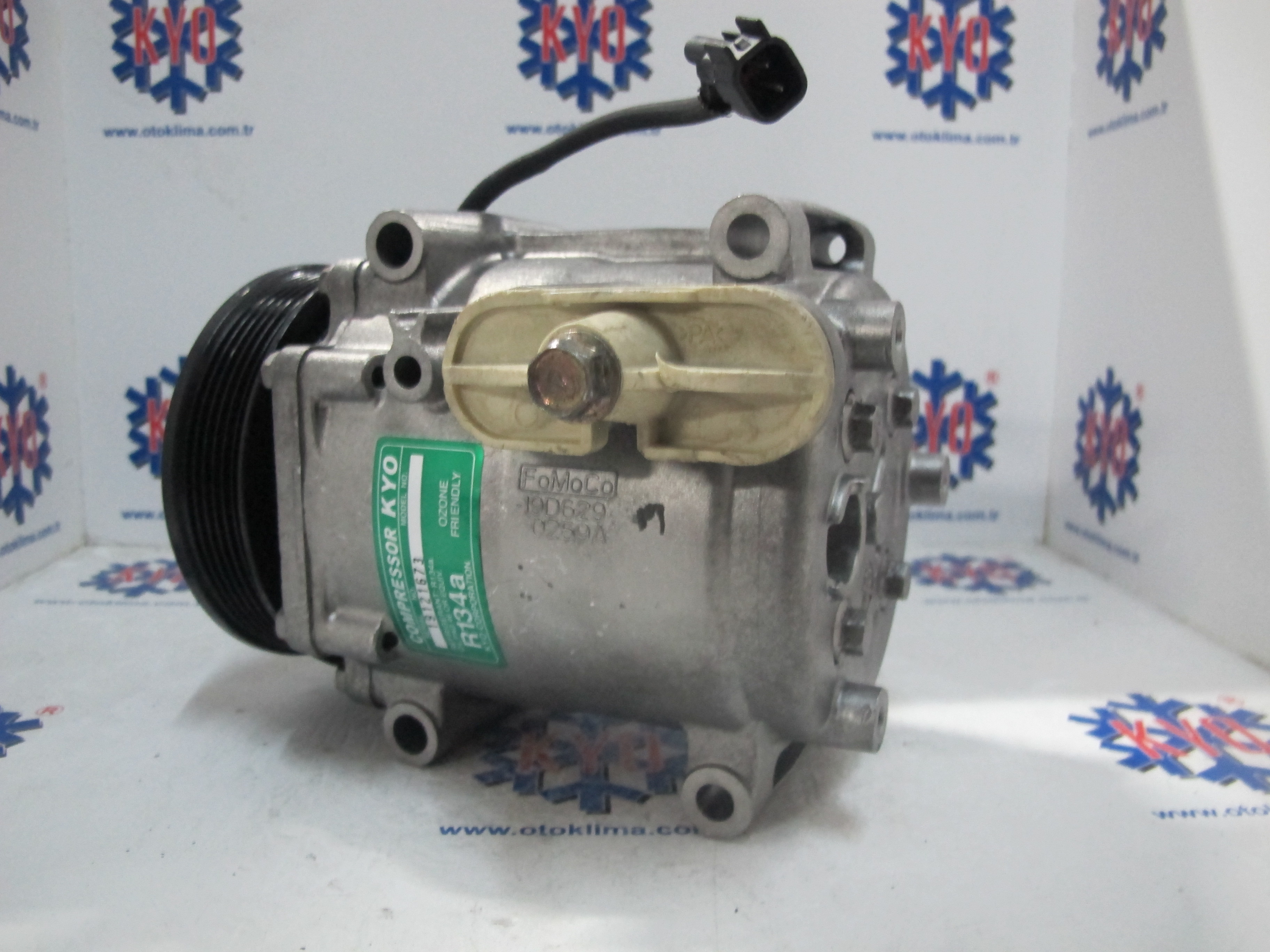 KYOK15007  FORD FIESTA OEM: 8V5119D629DF