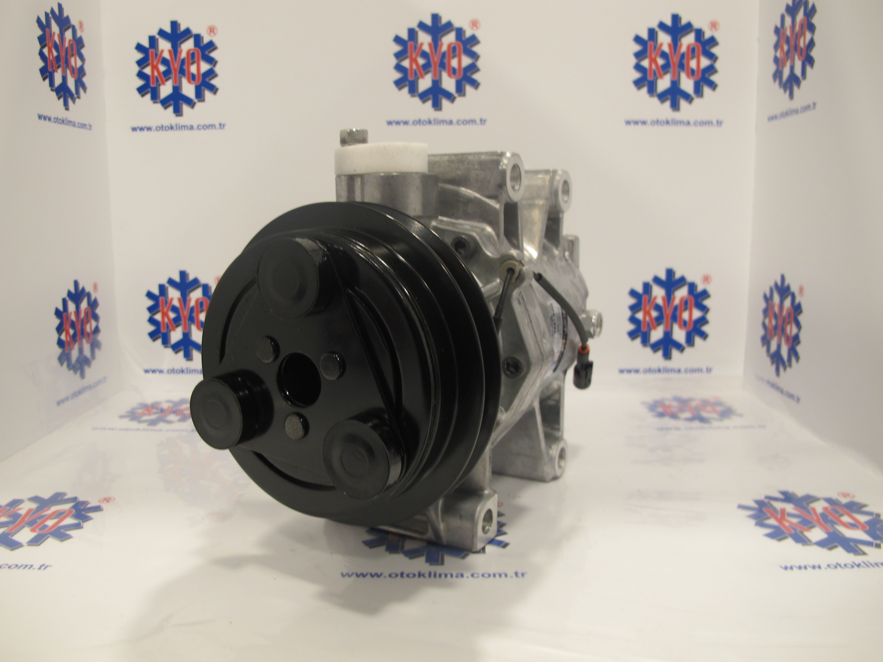 KYOK15010 İSUZU DMAX  OEM : 8981028240