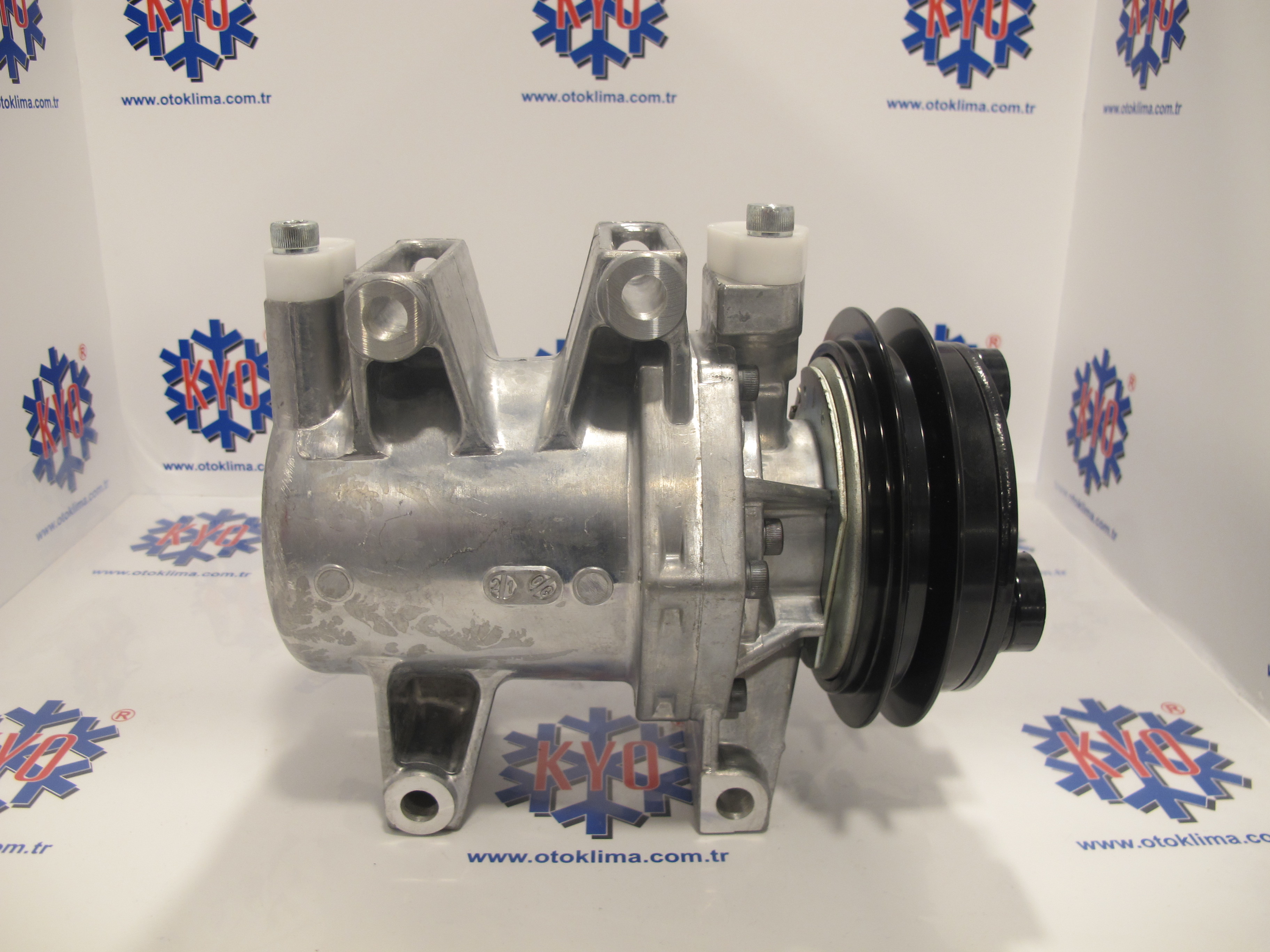 KYOK15010 İSUZU DMAX  OEM : 8981028240