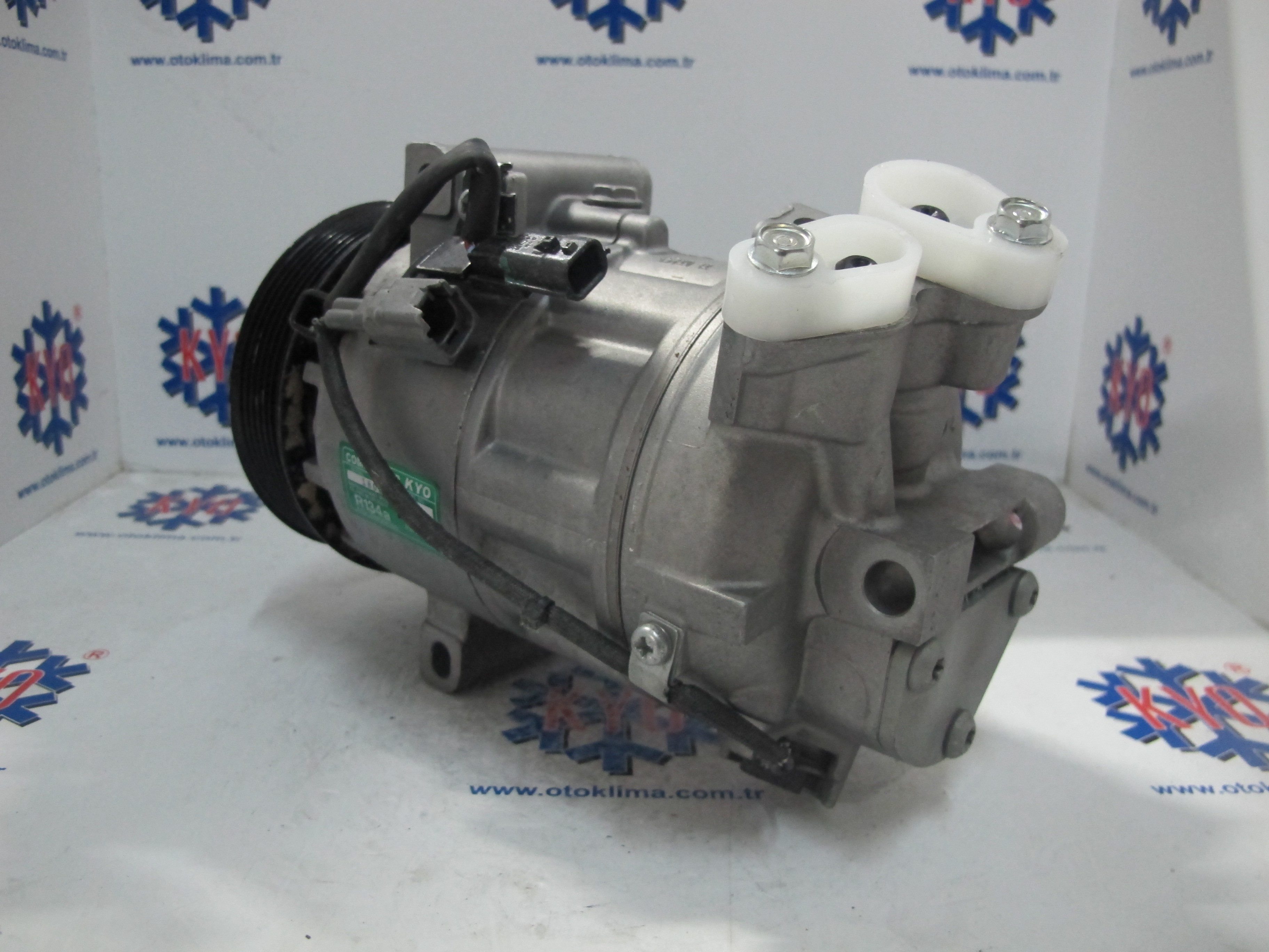 KYOK150113 RENAULT CAPTUR OEM: 926000217R