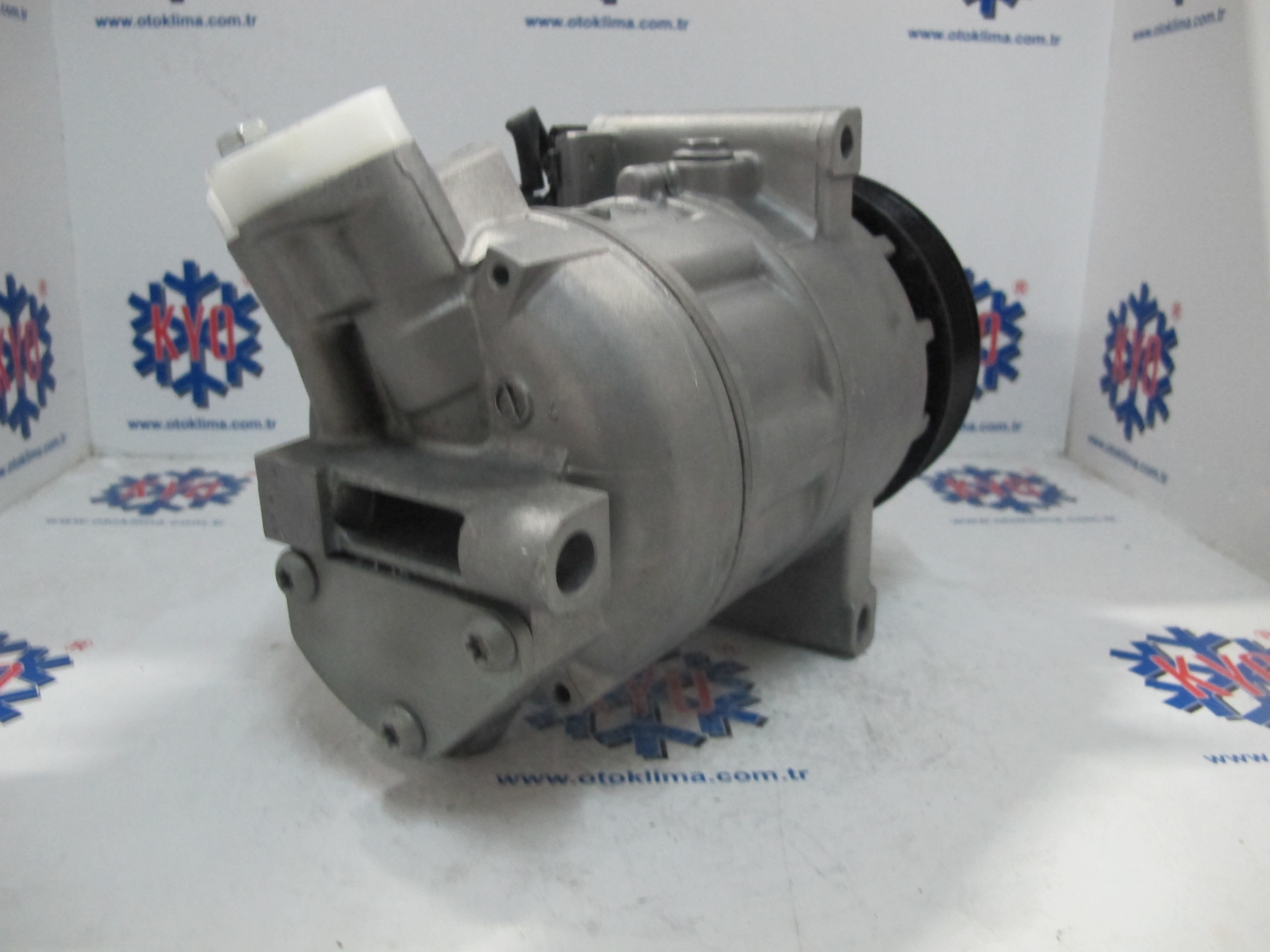 KYOK150113 RENAULT CAPTUR OEM: 926000217R