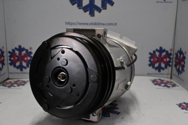 KYOK150119 İŞ MAKİNESİ NEW HOLLAND V5 OEM : 323104150 - 40420073 -1131383-62085015167A