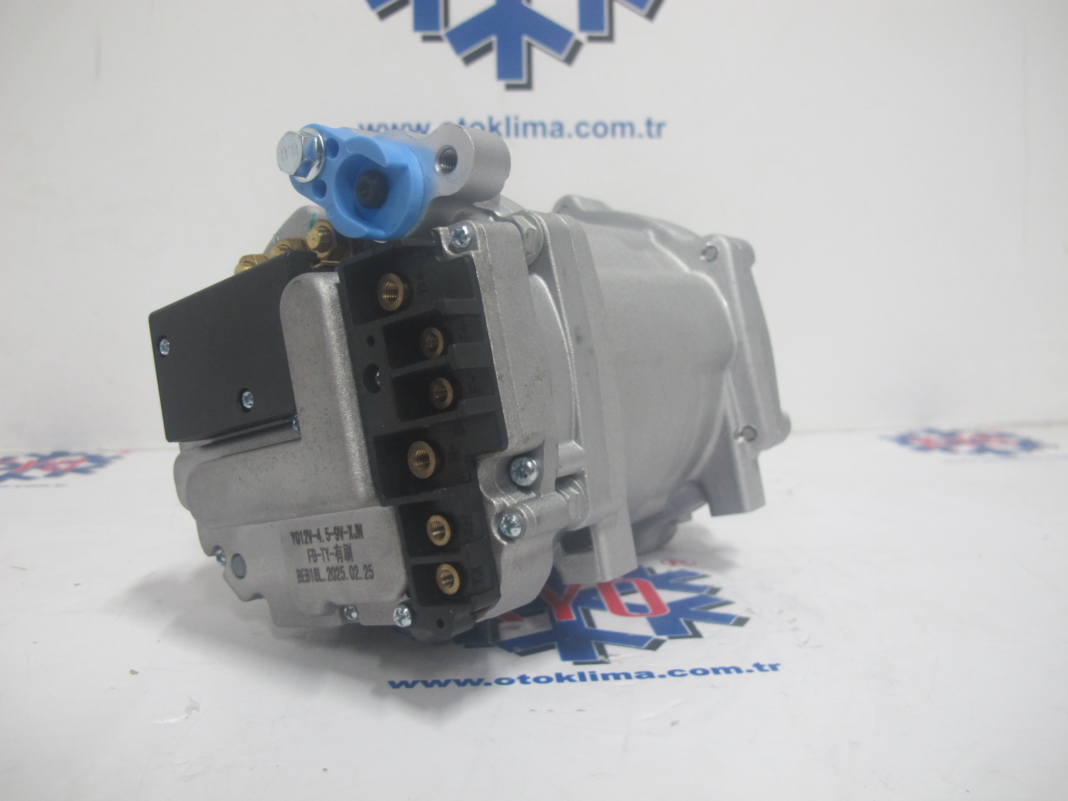 KYOK15018 TAVAN PARK KLİMA 12V KOMPRESÖR 