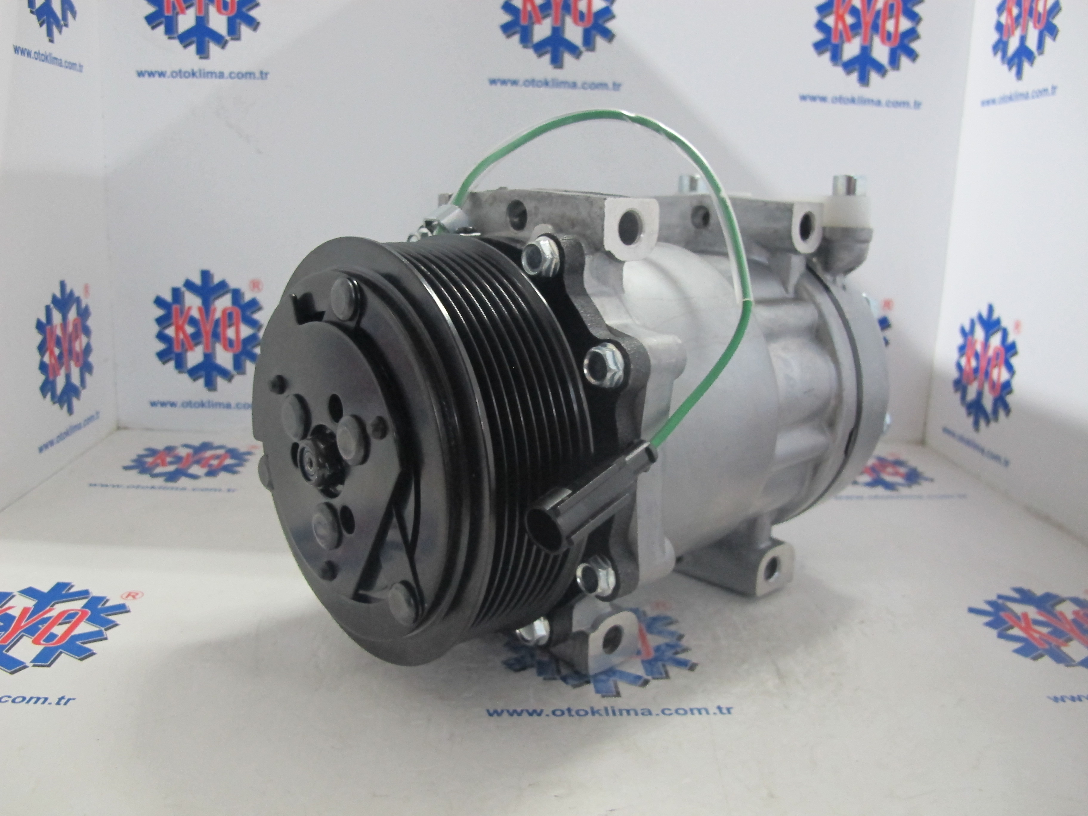 KYOK150241 FORD CARGO 8 PK  OEM : GC46-19D629-AB - GC46-19D629-AA