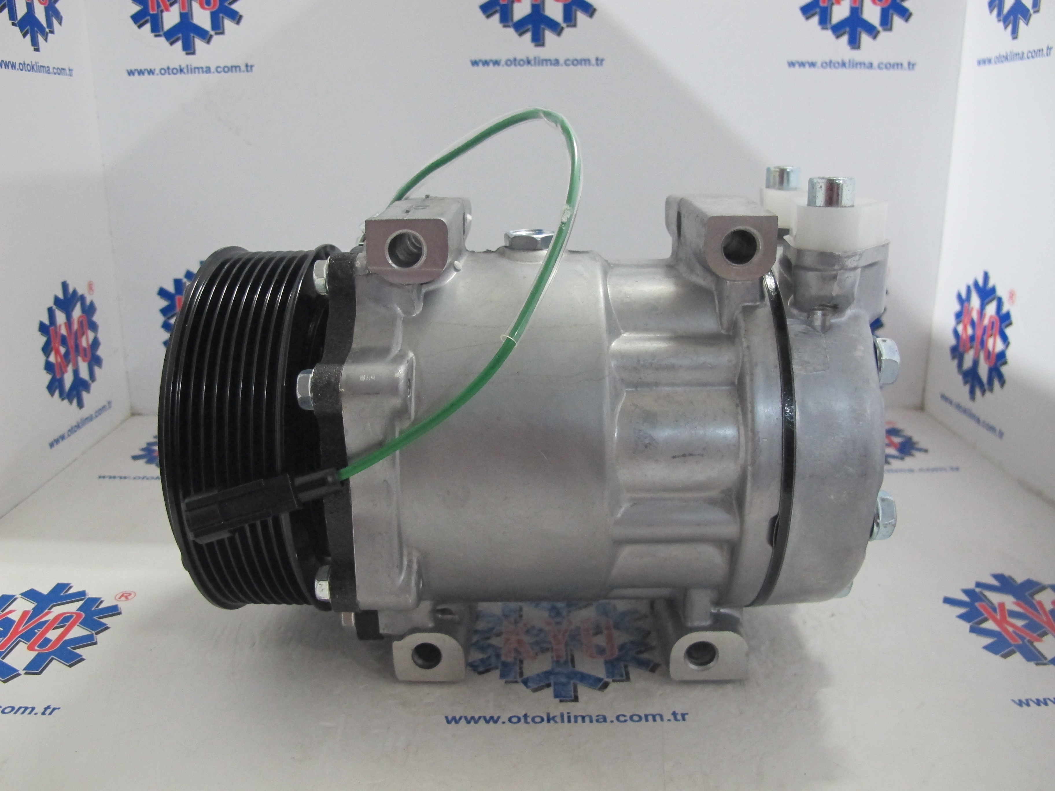 KYOK150241 FORD CARGO 8 PK  OEM : GC46-19D629-AB - GC46-19D629-AA