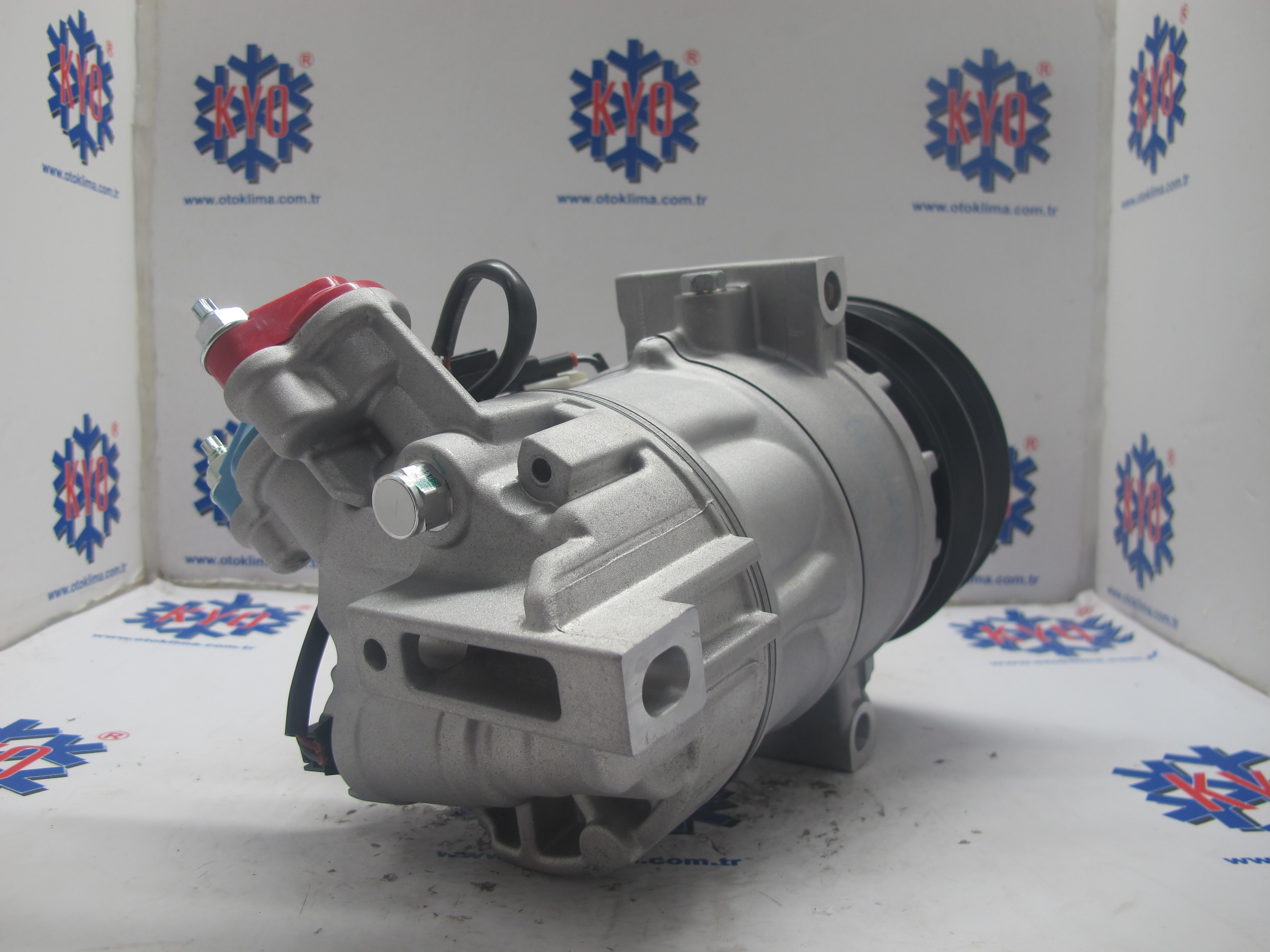 KYOK150255 VOLVO S60 V60 XC40 XC60 OEM : P32260849