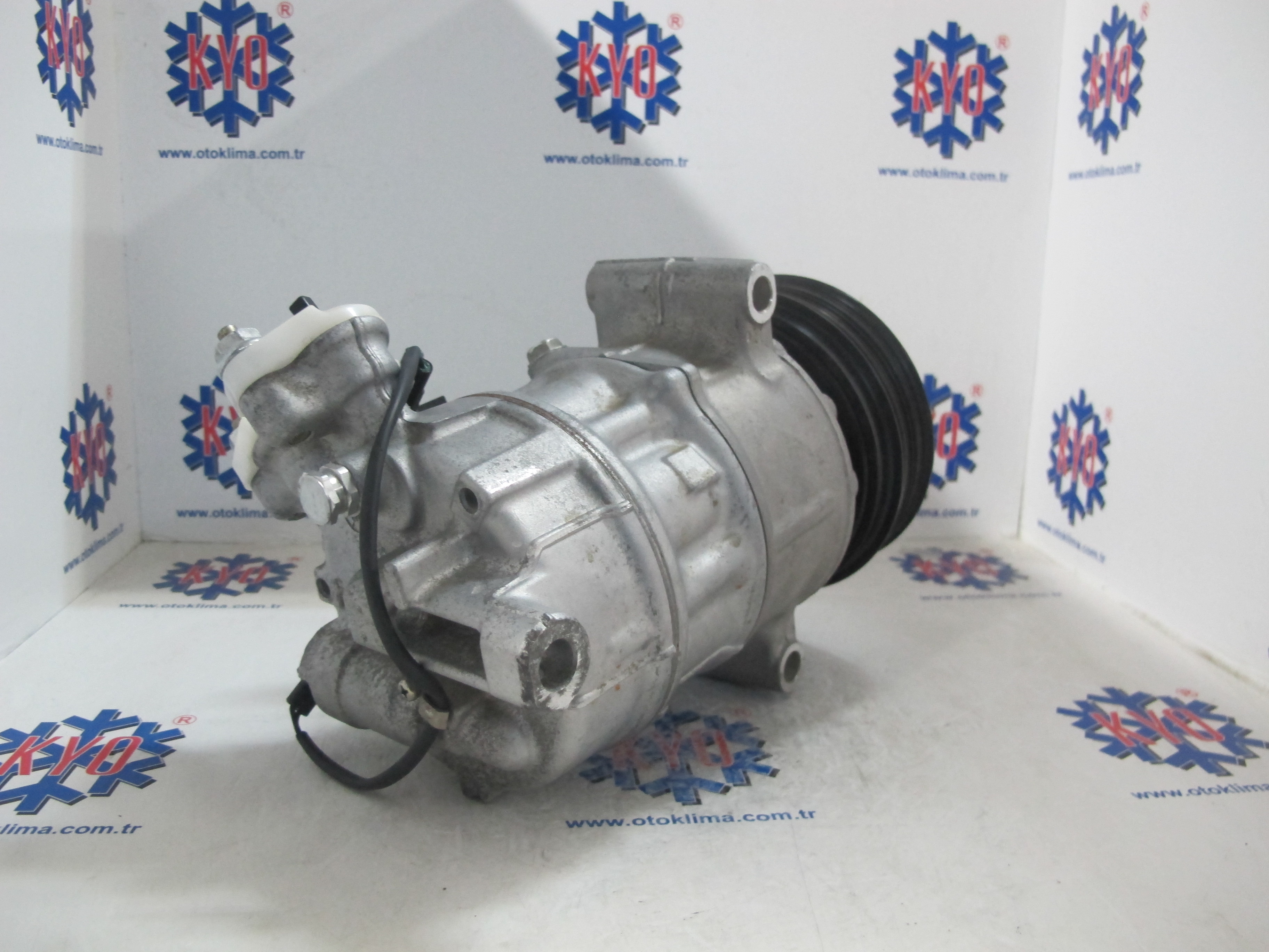 KYOK150353 VOLVO V40 HATCHBACK 2.0 6 PK  OEM : 31348965 - 31699131
