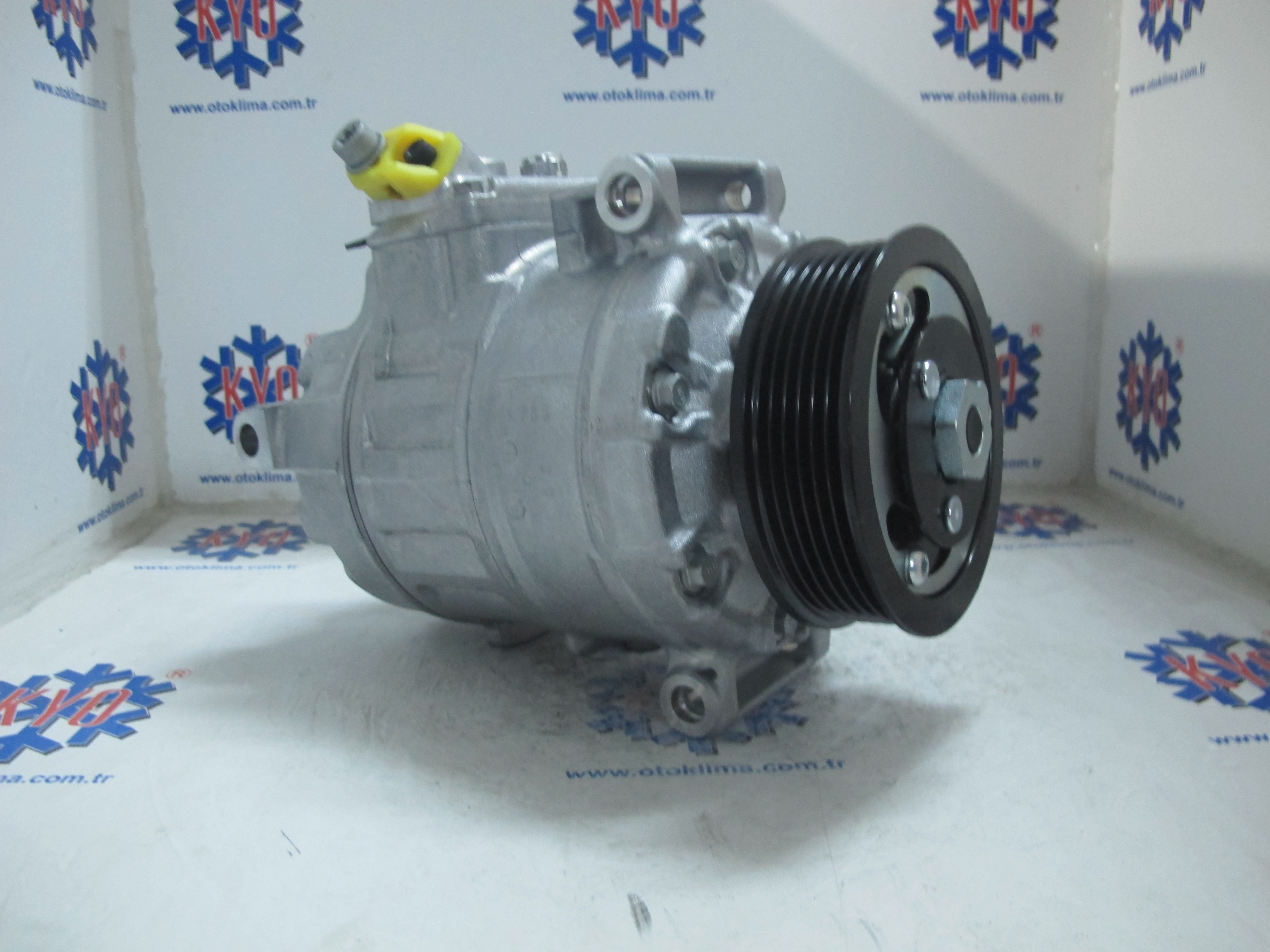 KYOK150279  VOLKSWAGEN TRANSPORTER T6  OEM : 7E0820803- 7E0820803P - 7E0820803E