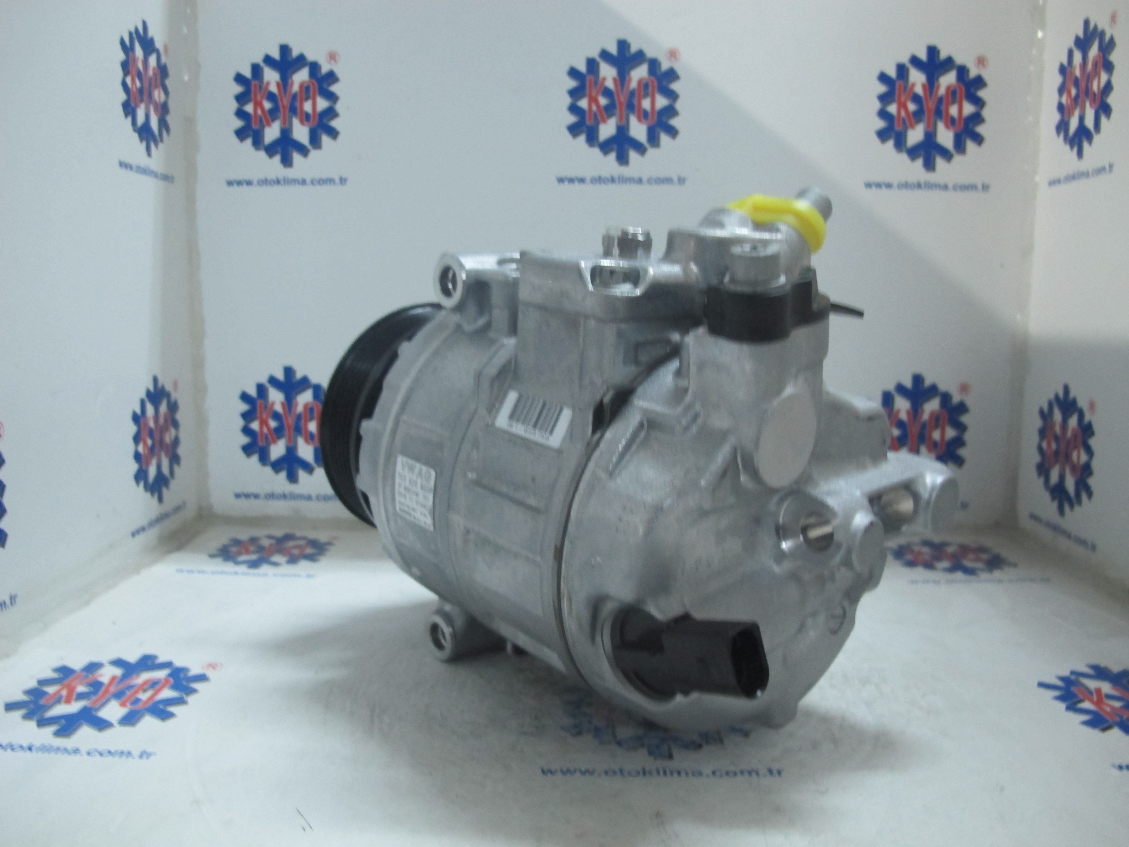 KYOK150279  VOLKSWAGEN TRANSPORTER T6  OEM : 7E0820803- 7E0820803P - 7E0820803E