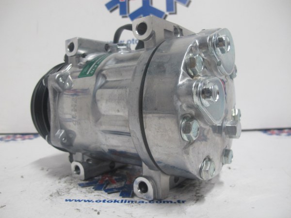 KYOK15028  NEW HOLLAND  TRAKTÖR  4 PK 12V OEM : 87709785 - 87802912