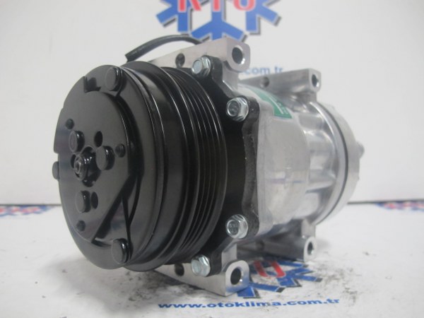 KYOK15028  NEW HOLLAND  TRAKTÖR  4 PK 12V OEM : 87709785 - 87802912
