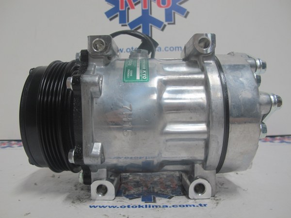 KYOK15028  NEW HOLLAND  TRAKTÖR  4 PK 12V OEM : 87709785 - 87802912