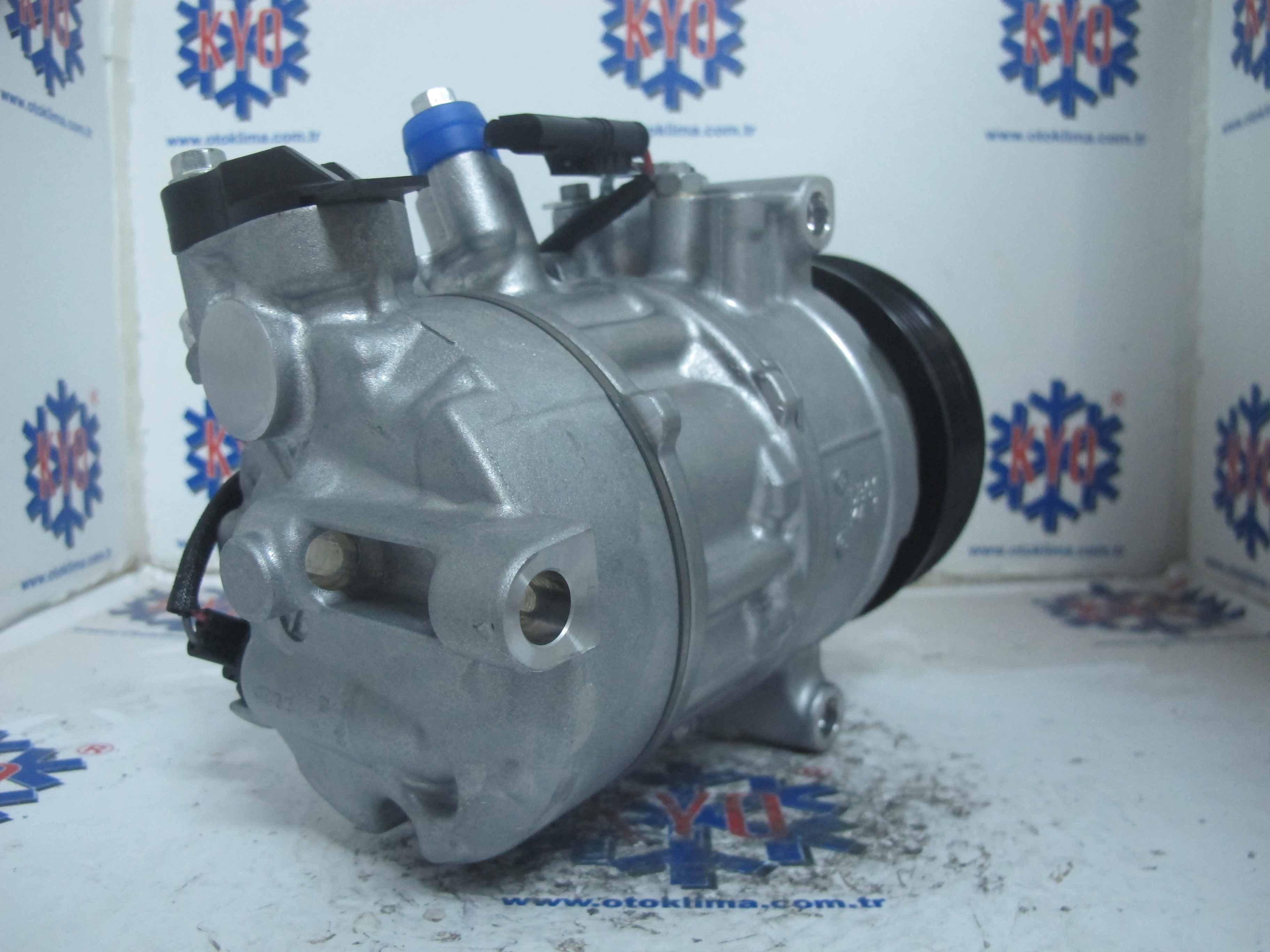 KYOK150328  BMW F20 - F30 6 PK OEM : 64529222296