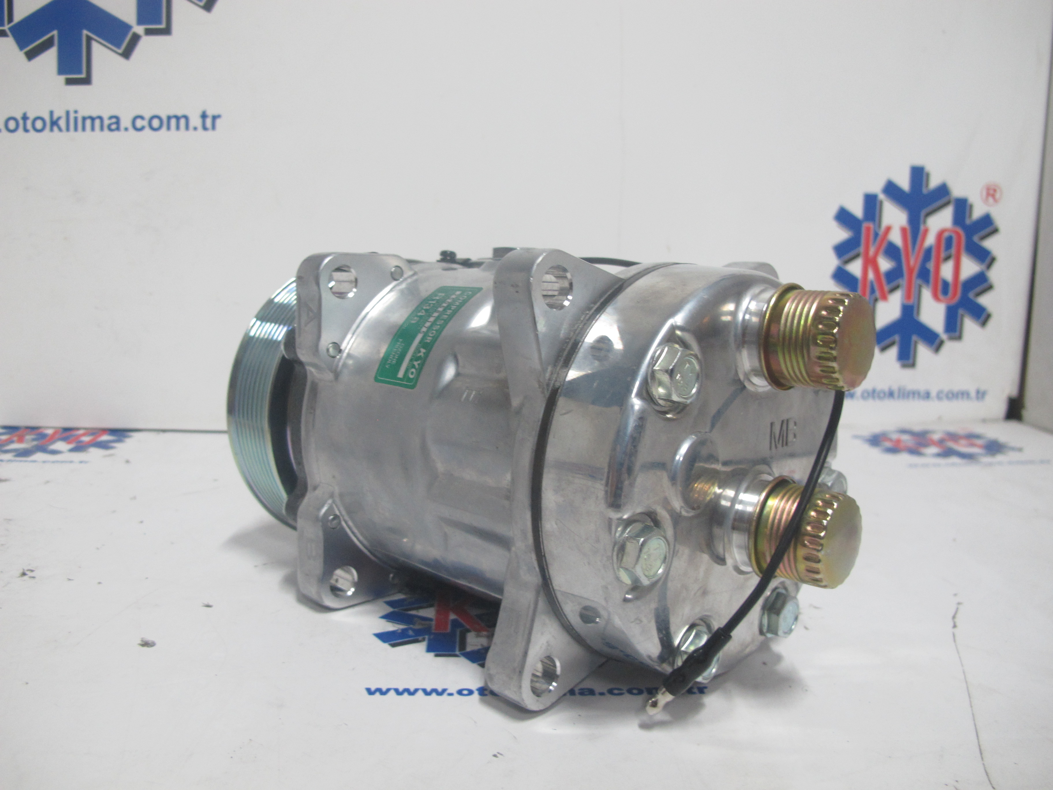 KYOK15036  SANDEN  H15 12 V 8 PK  32X32  M-B OEM : SANDEN 6080