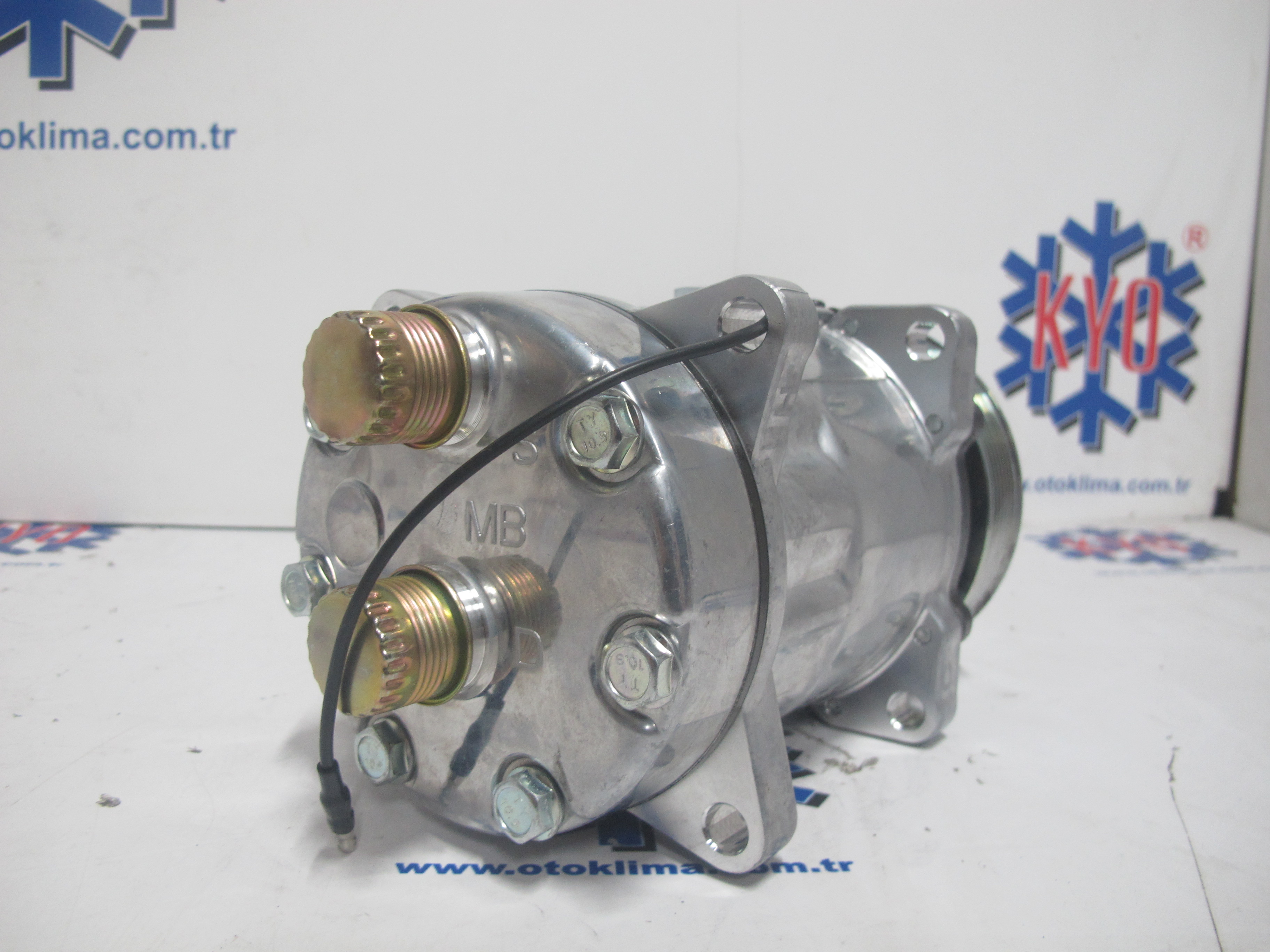 KYOK15036  SANDEN  H15 12 V 8 PK  32X32  M-B OEM : SANDEN 6080