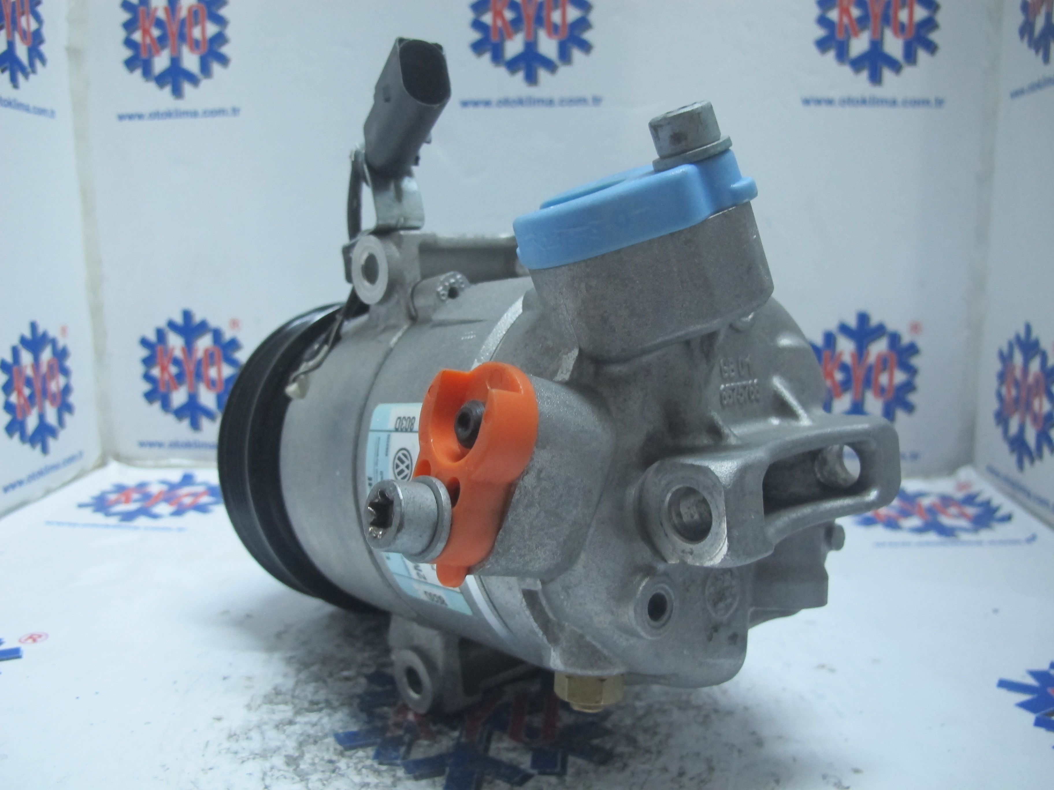 KYOK150363 VOLKSWAGEN POLO OEM :1S0820803D