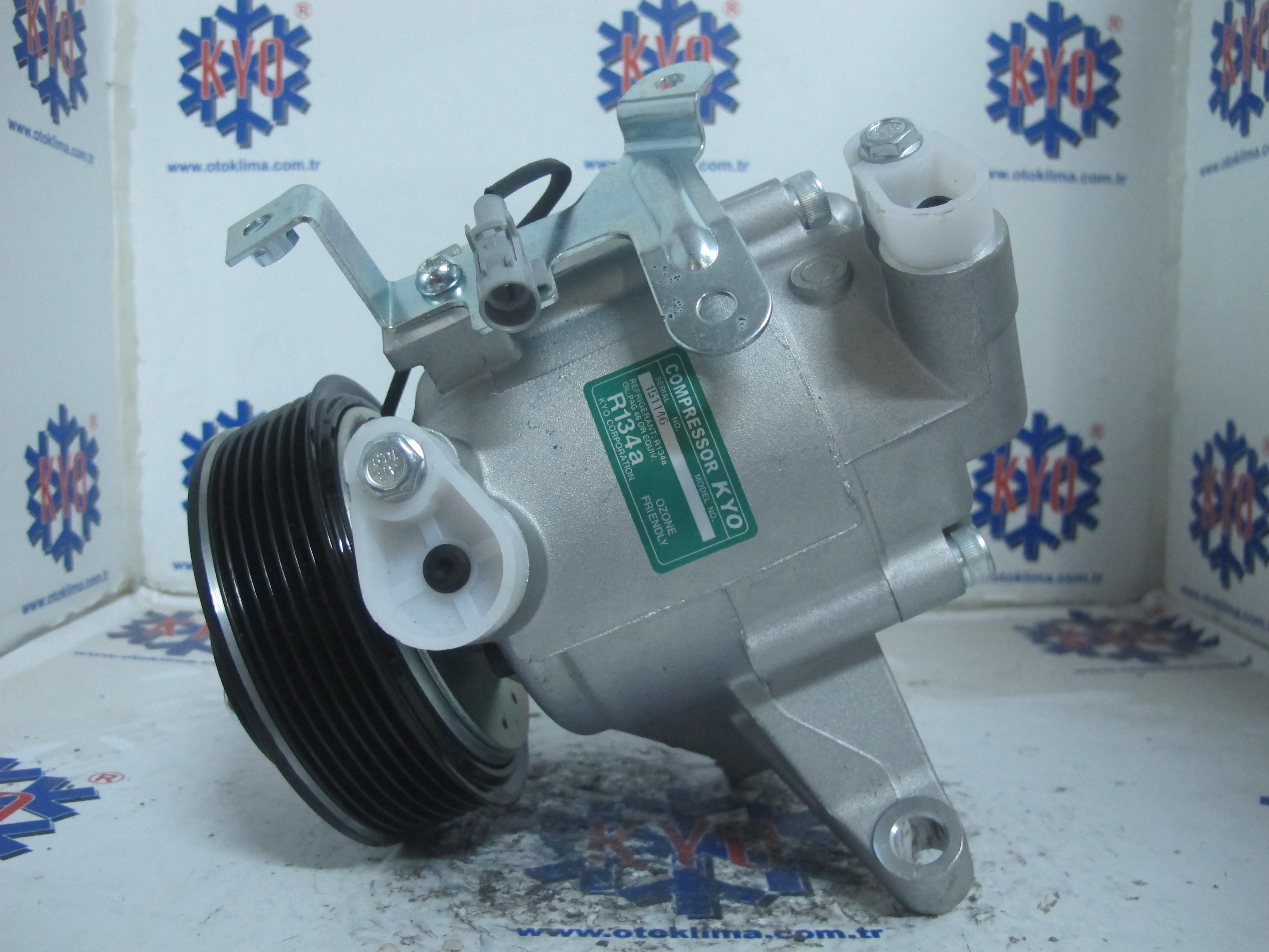 KYOK150367 SUBARU FORESTER 7 PK OEM: 73111FL030