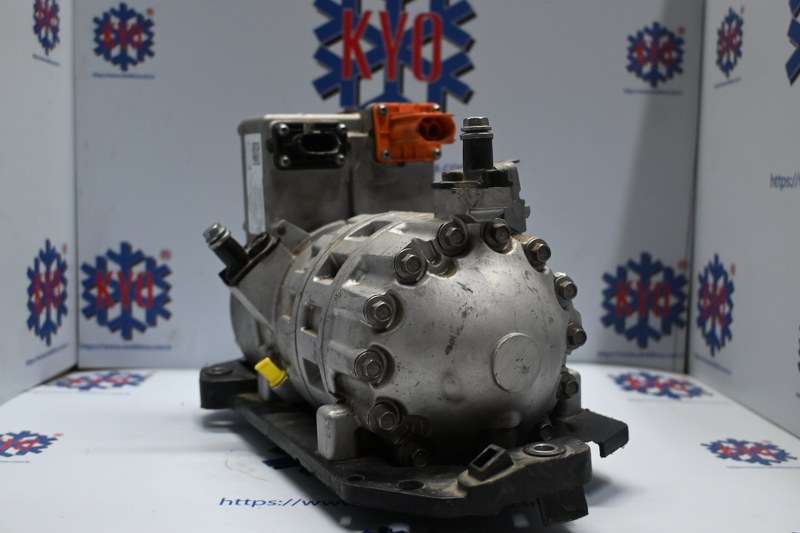 KYOK150380 VOLKSWAGEN ID3- ID4  OEM : 1EA816551A