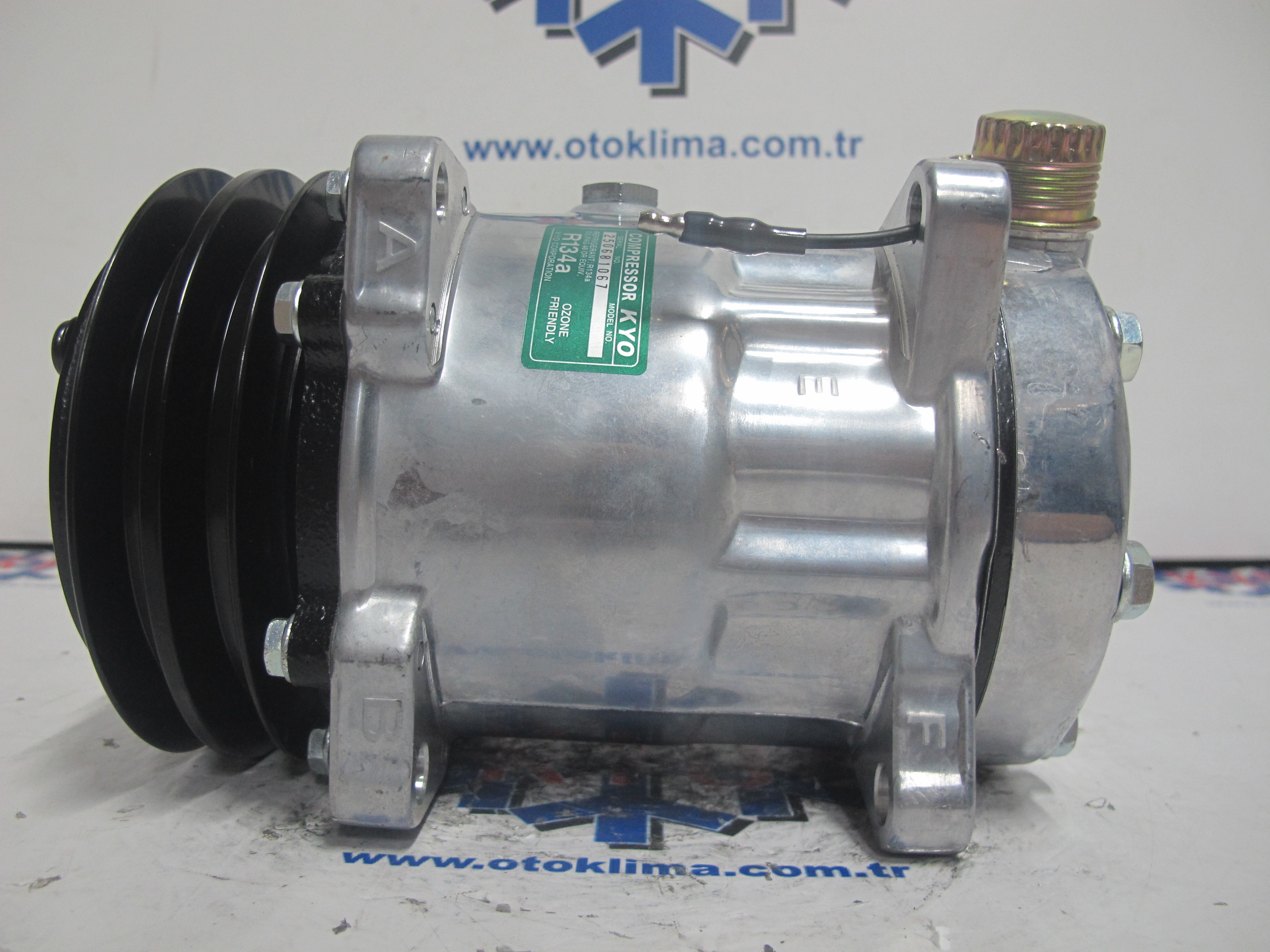 KYOK15042 SANDEN 7H15 12V V KAYİŞ  32X32 C-B OEM : SANDEN 6074